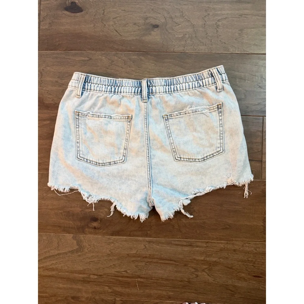 Aerie Denim Shorts Womens Medium Light Blue Distressed Frayed Hem Relaxed Summer